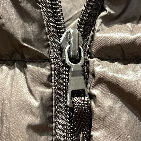 Uniqlo Ultra Light Down Long Hooded Jacket - above knee length,XS Gray, packable - Picture 9 of 13